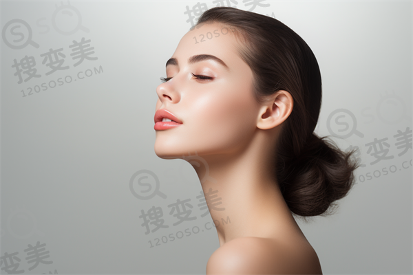 武汉爱思特隆鼻好的医生推荐？